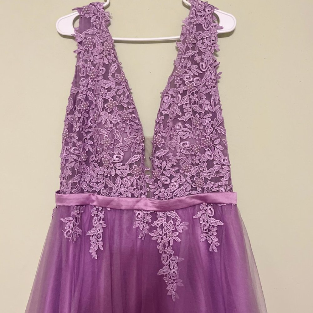 BEAUTIFUL LILAC PROM DRESS